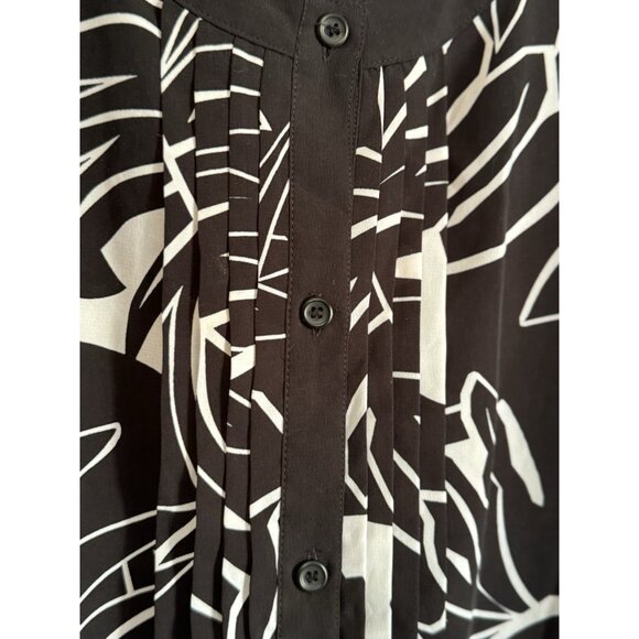 Catherines Women’s Pleated Floral Button Up Top Size 2X Black Long Sleeves Artsy - Picture 7 of 12